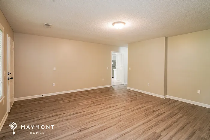 213 Taylor Dr — Photo 4