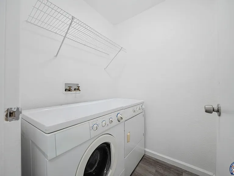 1077 Wozencraft St #2 — Photo 7
