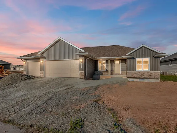 1418 Divinity Dr, De Pere, WI 54115
