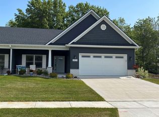 4424 Chestnut Dr, Bettendorf, IA 52722