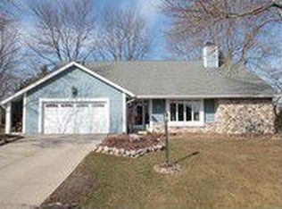 10201 N Concord Dr, Mequon, WI 53097