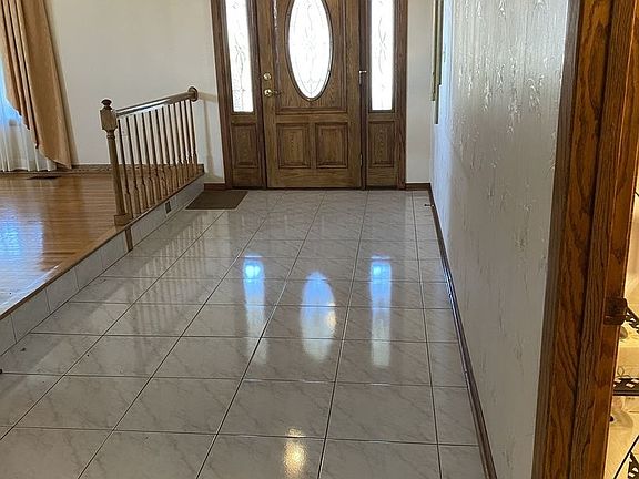 3rd image of 10747 W Olympia Cir