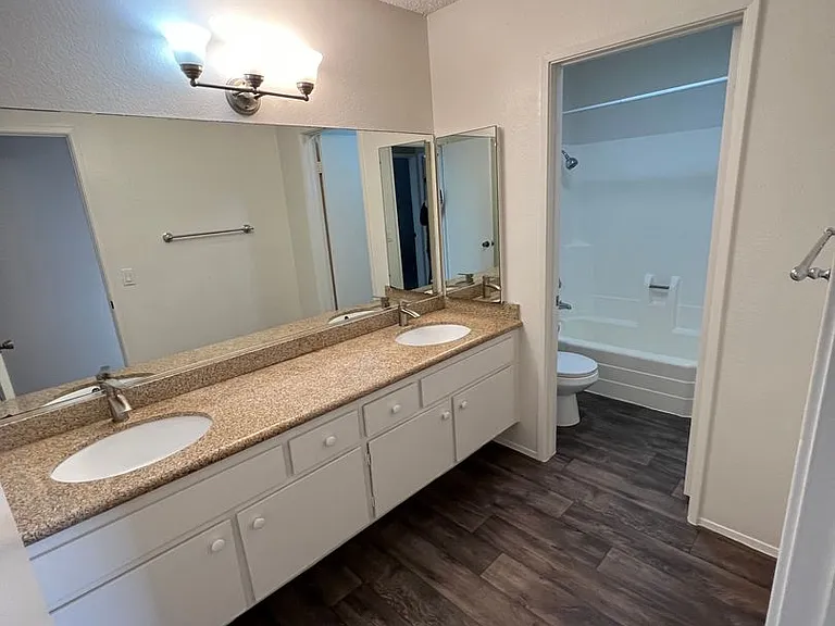 8081 Hillandale Dr — Photo 19