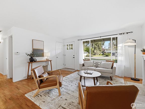 4th image of 3340 SE Cedar Court