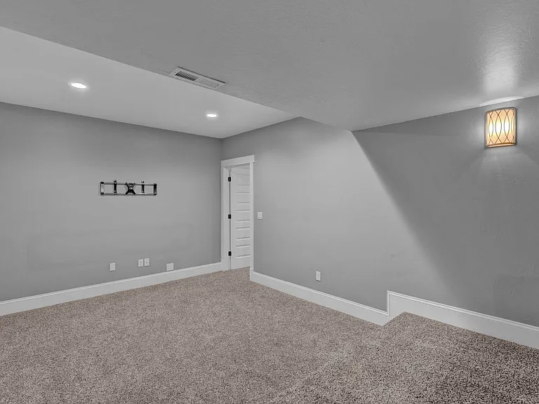 910 S Pace Pl — Photo 42