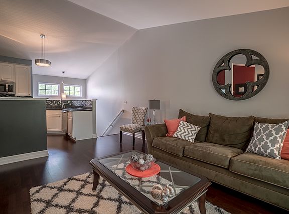 3rd image of 398 Abington Woods Dr