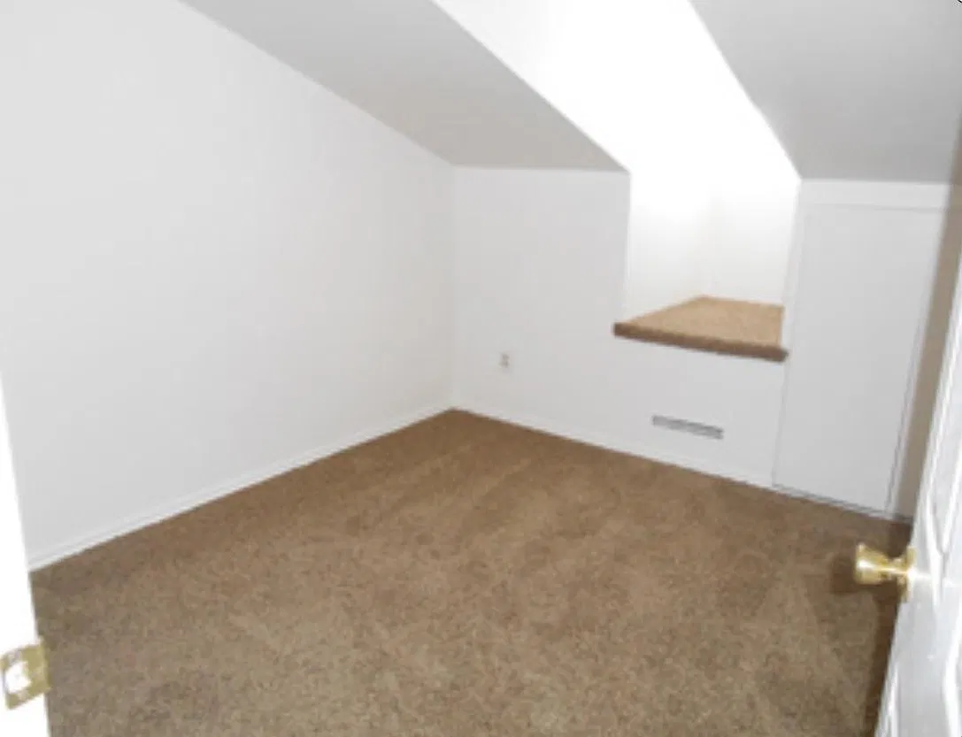 3 bed, 1000 sqft, $1,225 — Photo 3