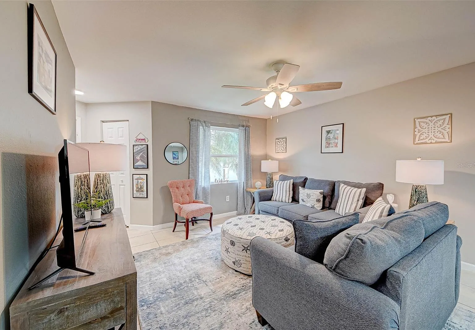 2 bed, 2.0 bath, 937 sqft, $1,650 — Photo 2
