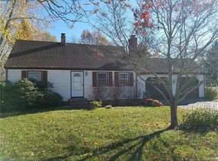 20 Massachusetts Rd, Oakdale, CT 06370