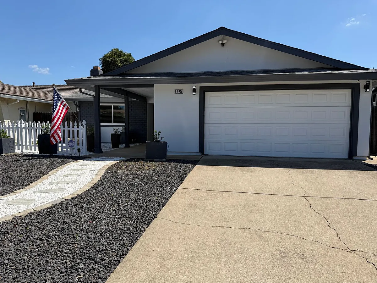 Building Photo - 9275 Defiance Cir