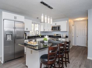 82 Arnold Ave, Springfield, MA 01119