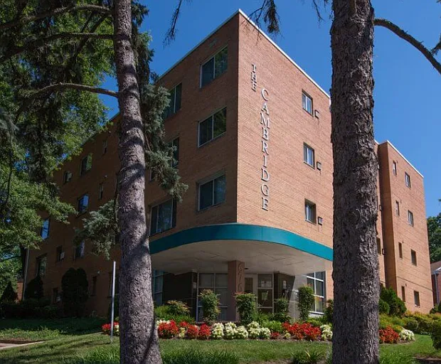 The Cambridge Apartments — Photo 1