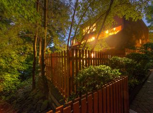 44A Hidden Ledge Rd, Englewood, NJ 07631