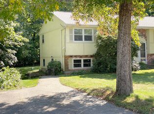 12 Sunnyside Ave #1, Rutland, MA 01543