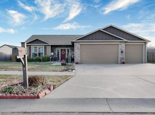 103 Bob White Cir, Riley, KS 66531