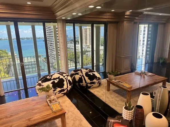11111 Biscayne Blvd, Miami, FL 33181
