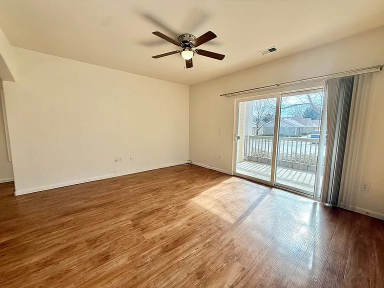 4675 Hahns Peak Dr #101 — Photo 5