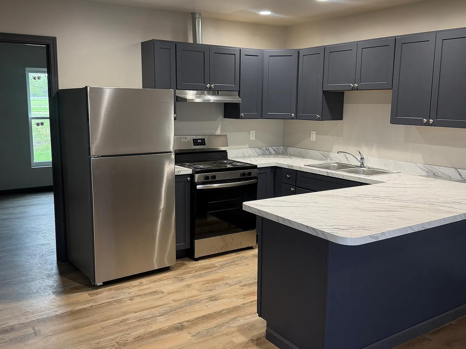 1 bed, 650 sqft, $900 — Photo 2