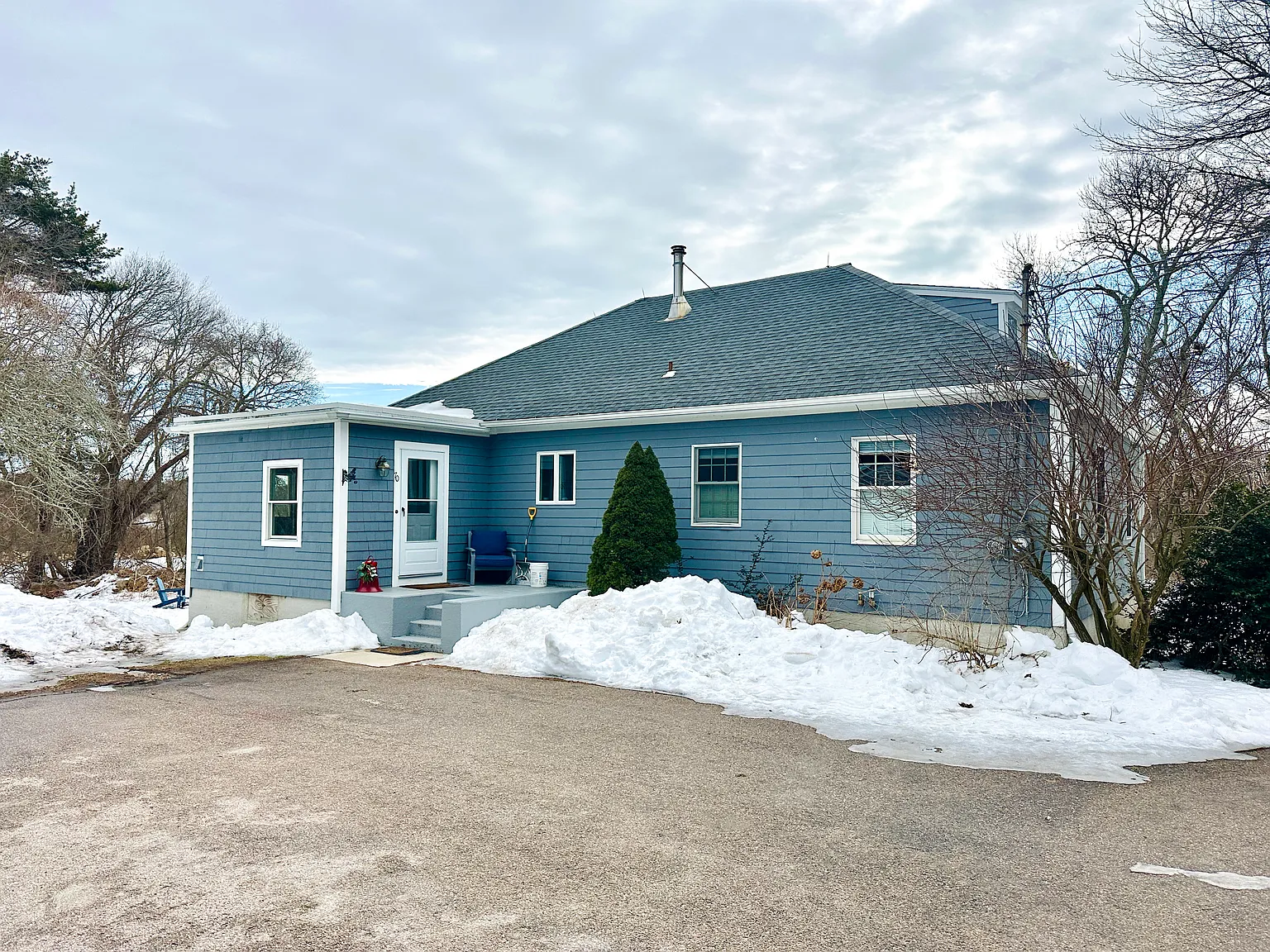 3 bed, 1.5 bath, 1372 sqft, $3,000 — Photo 3