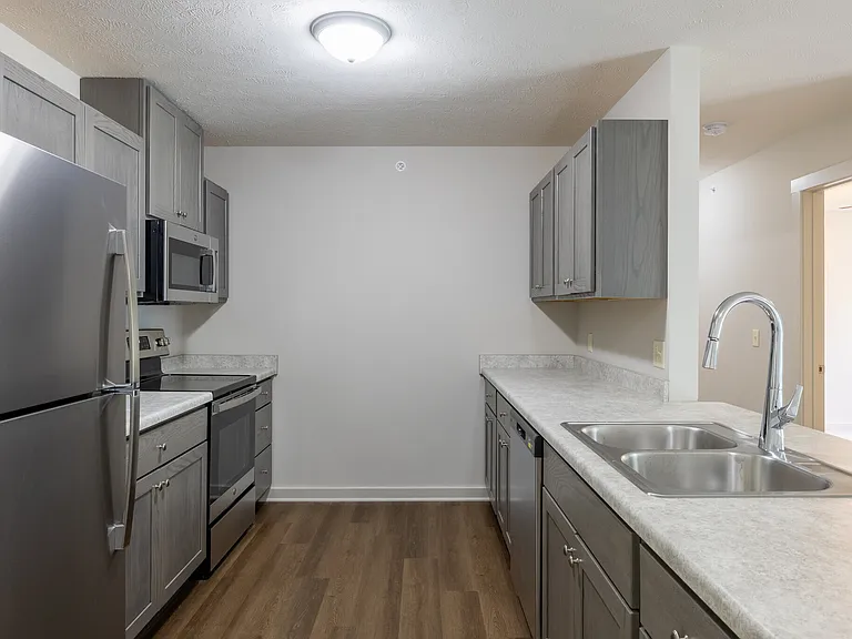 Fountain Springs Apartments — Photo 6