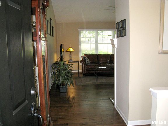 3rd image of 20 Thornwood Ct #10