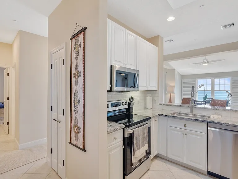 2700 Ocean Dr #501 — Photo 12