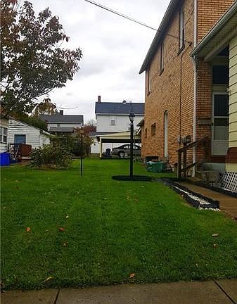 Small side yard