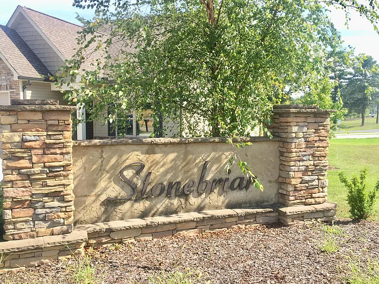1716 Stone Castle Dr NE — Photo 2