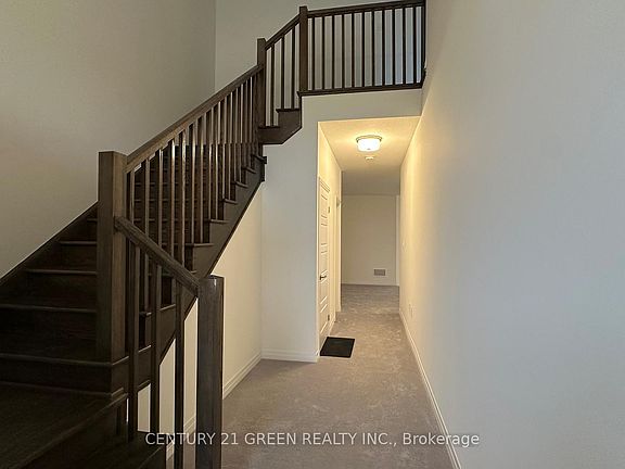 5th image of 126 Hitchman St