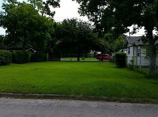 8011 Junius St, Houston, TX 77012