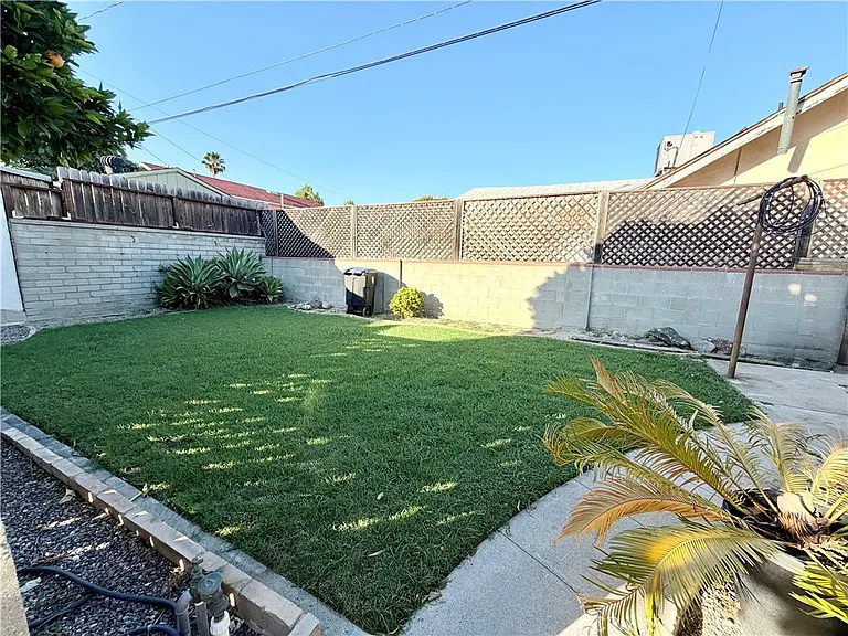 828 N Pass Ave — Photo 45