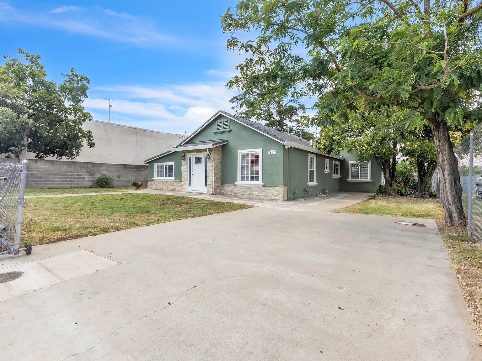 4 bed, 1100 sqft, $2,650 — Photo 3
