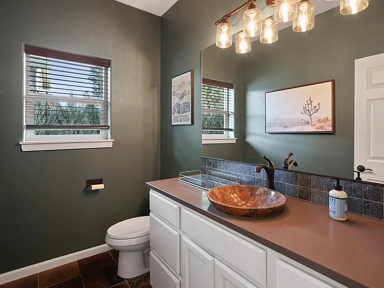 662 NW Mount Washington Dr — Photo 27