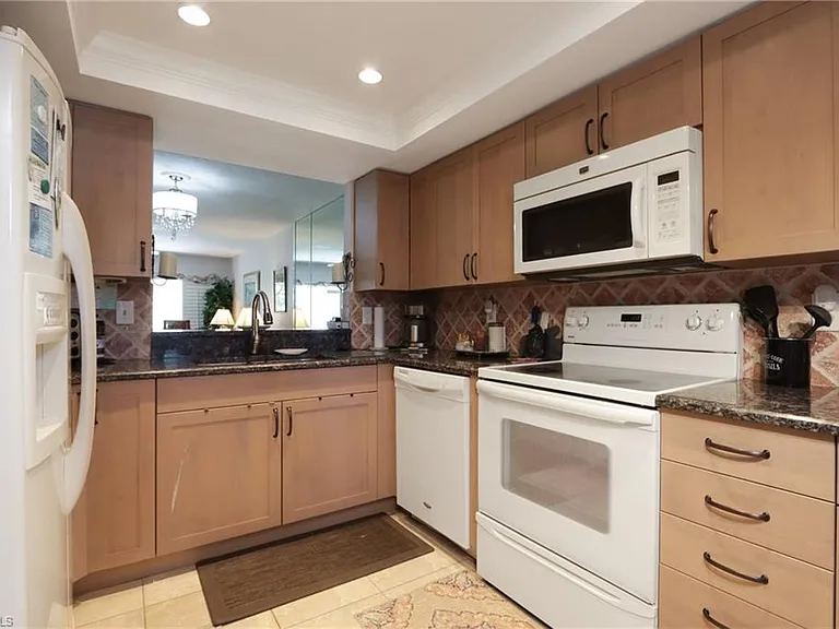 505 Lake Louise Cir #101 — Photo 9
