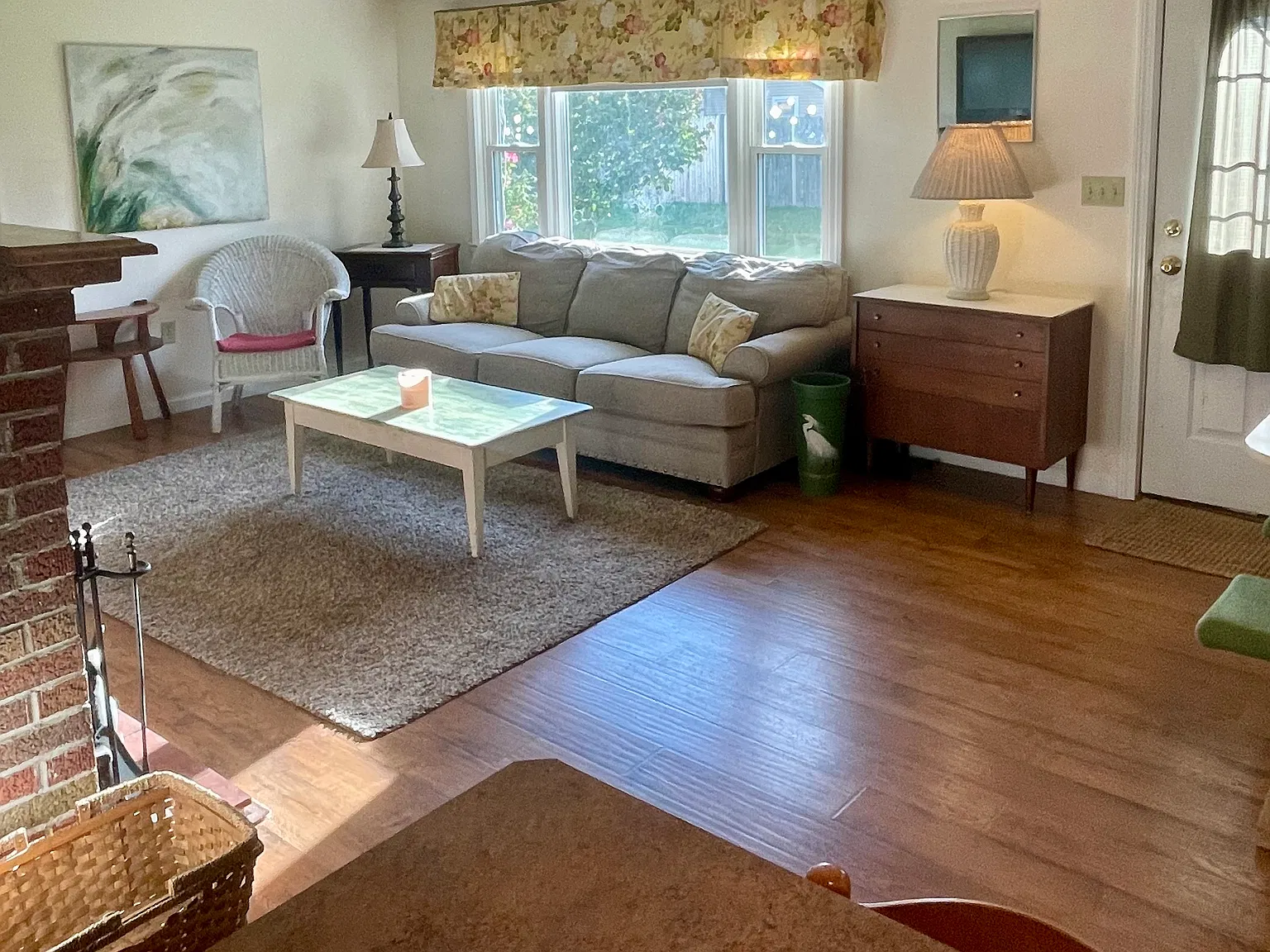 3 bed, 1045 sqft, $1,950 — Photo 4