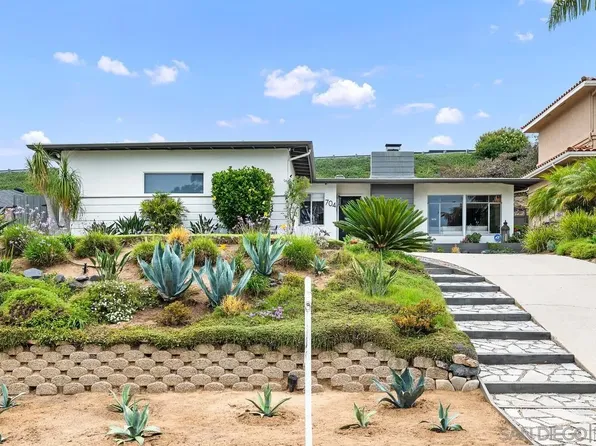 704 Marsolan Ave, Solana Beach, CA 92075