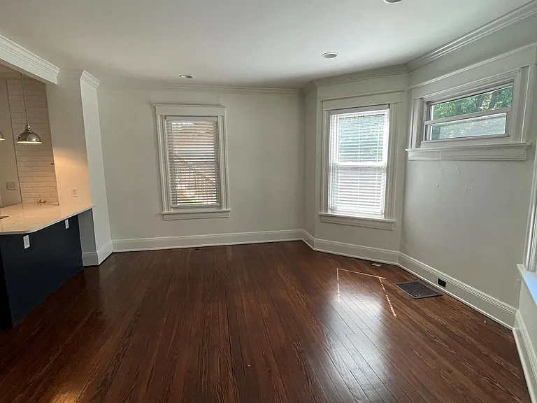 3910 Forest Ave #1 — Photo 3