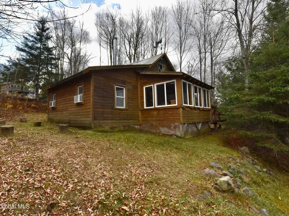 2 Mountain Street, Middle Grove, NY 12850