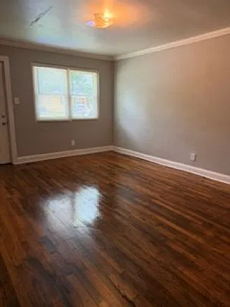 2 bed, $850 — Photo 3