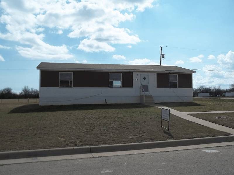 2nd image of 1415 Old Bridge Rd