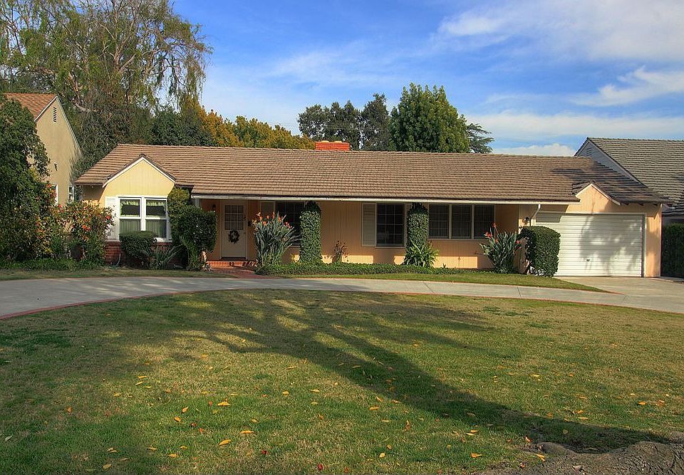 1st image of 4728 Vineta Ave