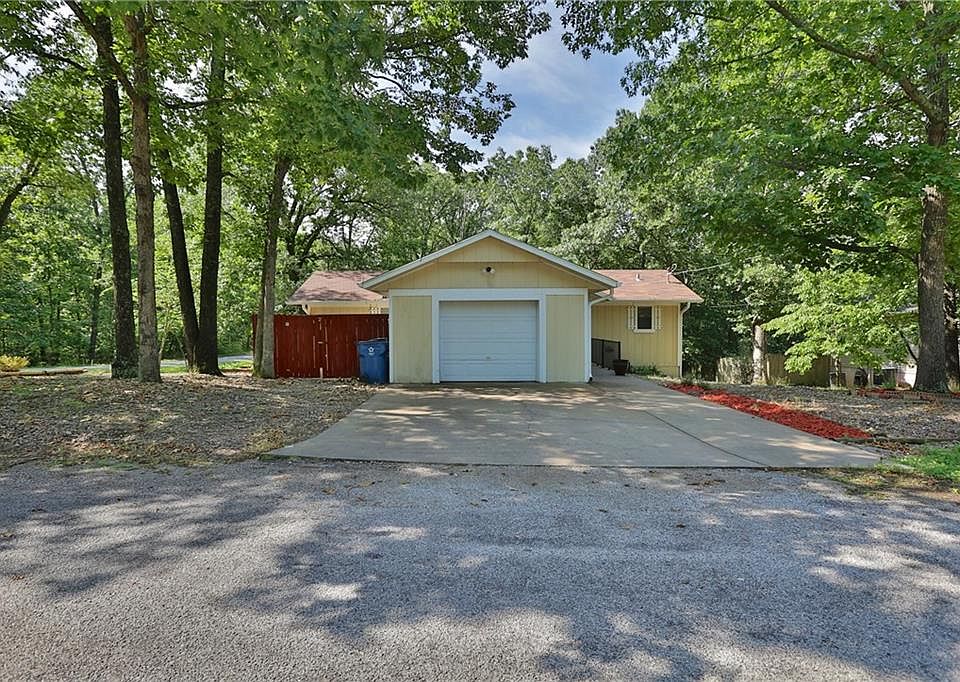 1st image of 1 Sudbury Ln