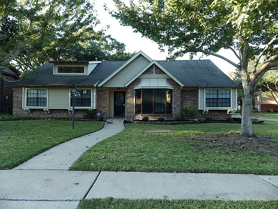 1st image of 15702 Lakedale Dr