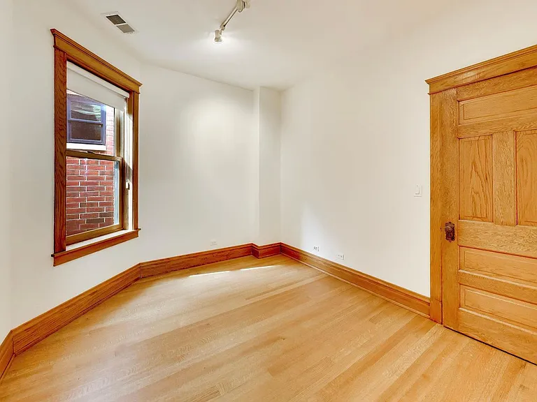 3752 N Wayne Ave — Photo 30