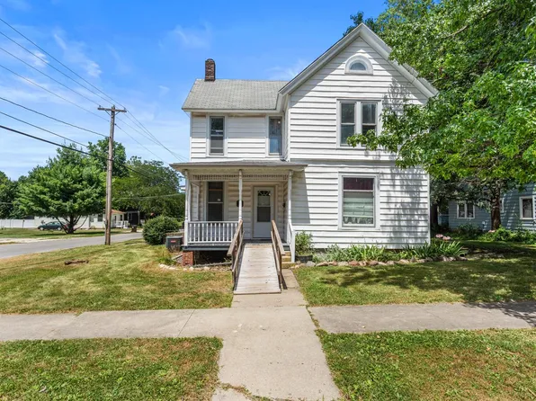 324 W Water St, Farmer City, IL 61842