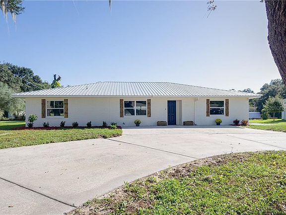 5th image of 2806 Pine Acres Dr