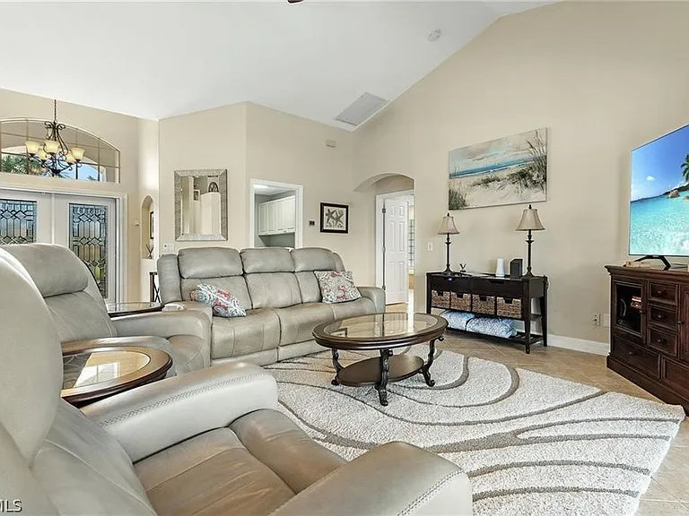 2013 SW 31st Ter — Photo 4