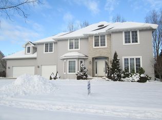 1933 Horseshoe Ln, De Pere, WI 54115