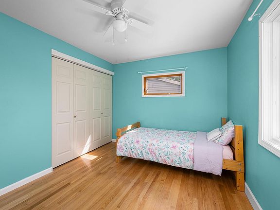 5th image of 1112 N Lincoln Ave