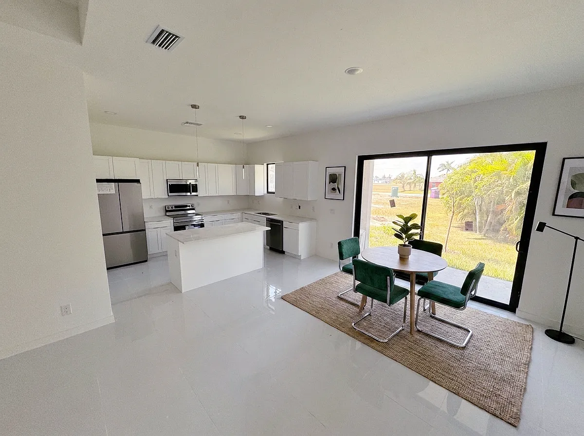 4 bed, 1904 sqft, $2,200 — Photo 3